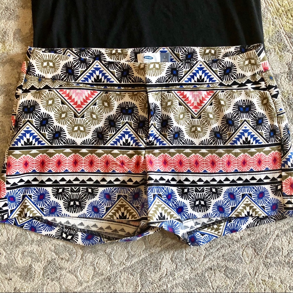 Patterned Shorts - NWOT - Picture 4 of 8